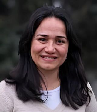 Profilfoto - Susan Al-Farttoosi - Lehrerin, Natur­wissen­schaften und Biologie im Anpassungslehrgang